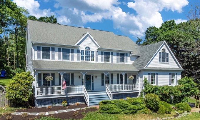 Wantage House | Family ski retreat near Mountain Creek (Pet-Friendly!)