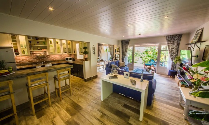 Rodney Bay House | Family spot by beach w/pool