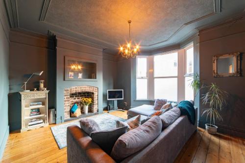 Sefton Park House | Family Stay By Sefton Park & Lark Lane Parking