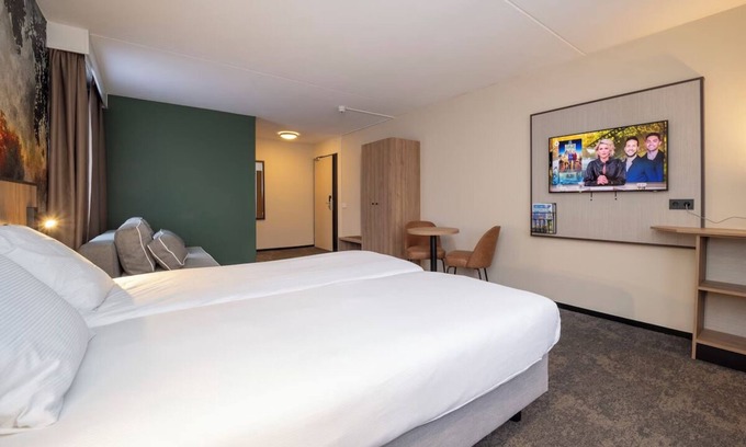 Arcen Hotel | Family Stay Near Castle Gardens Brewery and Arcen Parks Free Parking