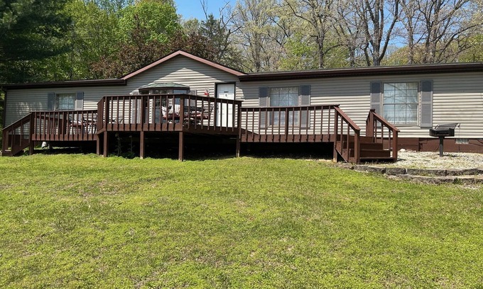 Eckerty House | Family Style Home Cabin 18 on Patoka Lake in Southern Indiana