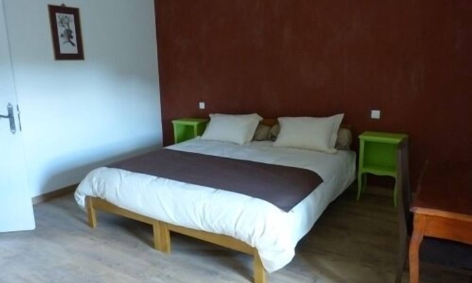 Saint-Thomas-de-Conac House | Family suite with 1 parental bedroom and 1 children's bedroom (2 beds)