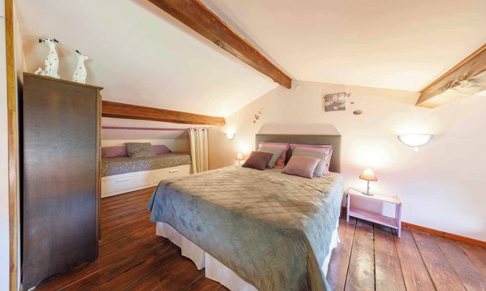 Vernet-la-Varenne Bed & Breakfast | Family suite on 2 levels in a peaceful hamlet. Ideal for families