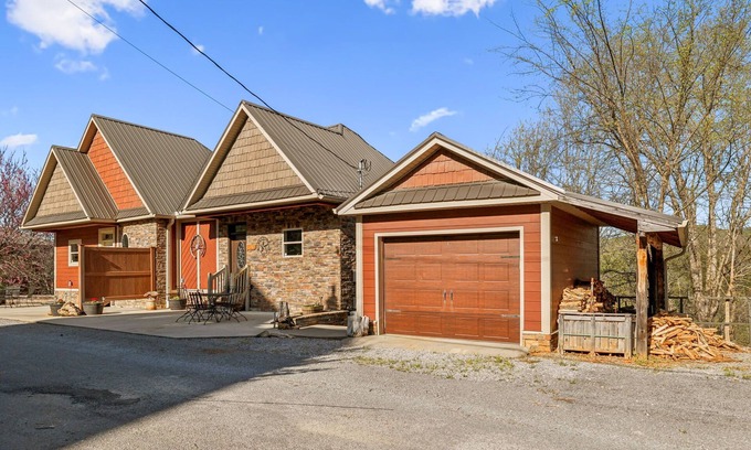 Smithville Condo | Family Suite - Walking Distance To Hidden Harbor Marina
