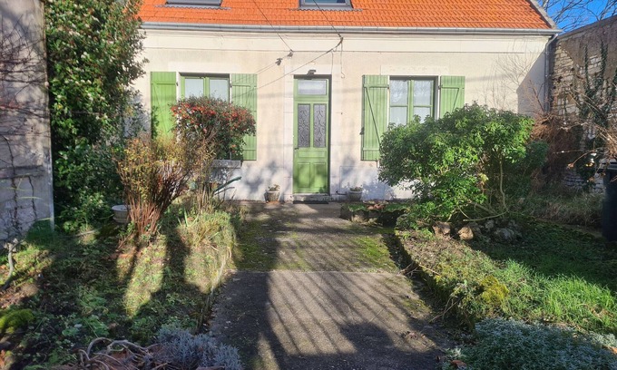 Chateauroux Bed & Breakfast | Family Suite with Breakfast, Private Living Area, and Two Bedrooms