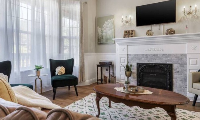 Amador City House | Family Suite with Pool Sauna Hot Tub