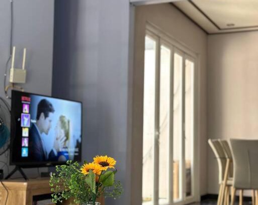 Gunung Putri Villa | Family Suites Cozy House Complex
