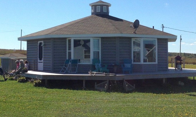 Park Corner Cottage | Family Tides: Beautiful two bedroom Cottage for rent with spectacular views and beaches.