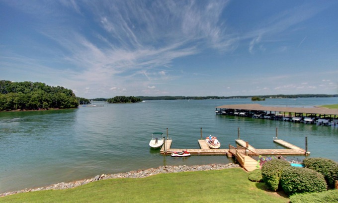 North Shore Condo | Family Ties II Lakefront Condo at Bernard's Landing