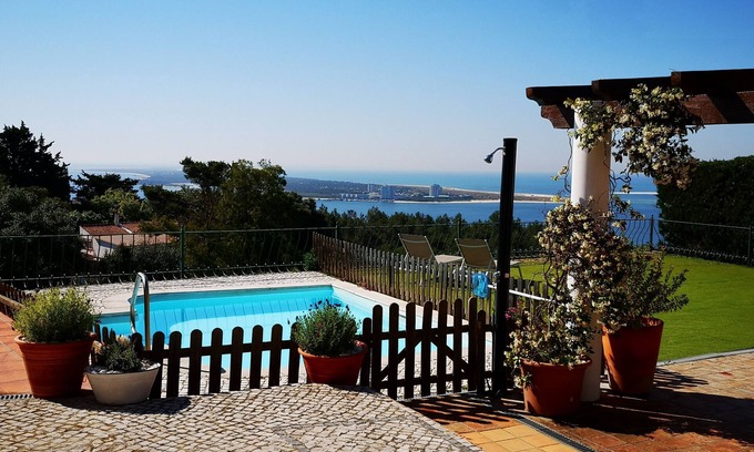 Nossa Senhora da Anunciada Cottage | Family time, peace, great views and private swimming pool!