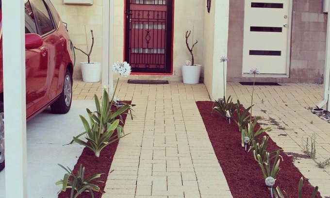 Langford House | FAMILY TOWNHOUSE-FREE NETFLIX - 15MINS TO PERTH CBD - 5% discount monthly stay