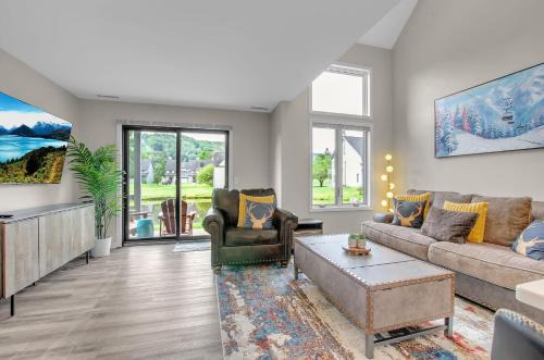 Ellicottville House | Family townhouse with Fireplace