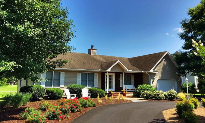 Bethany Beach House | Family Vacation Package: 6 Resort Passes. 1.5 miles to Beach. Walk to Shopping.