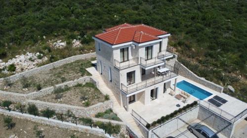 Krstac Villa | Family Vacation Villa Rezevici