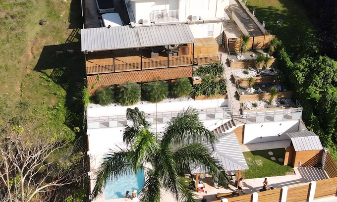 Laguna House | Family Vacation with an Amazing Pool