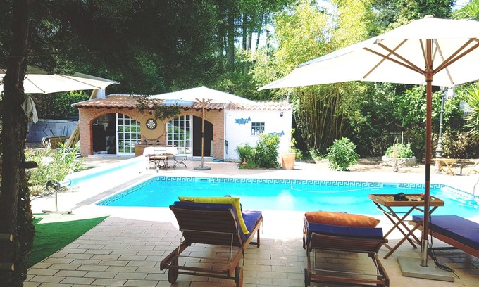 Castelo House | Family vila 15 people heated swimming pool , large garden, near beaches
