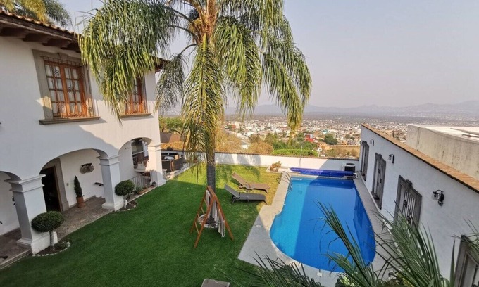 Cuernavaca House | Family villa, pool, terrace & BBQ