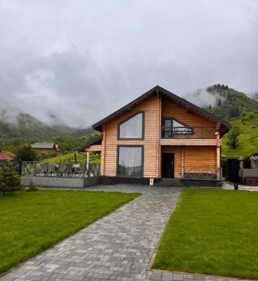 Besqaynar Ski Chalet | FamilyHouseTabagan гостевой дом,коттедж в горах для компании с террасой и баней