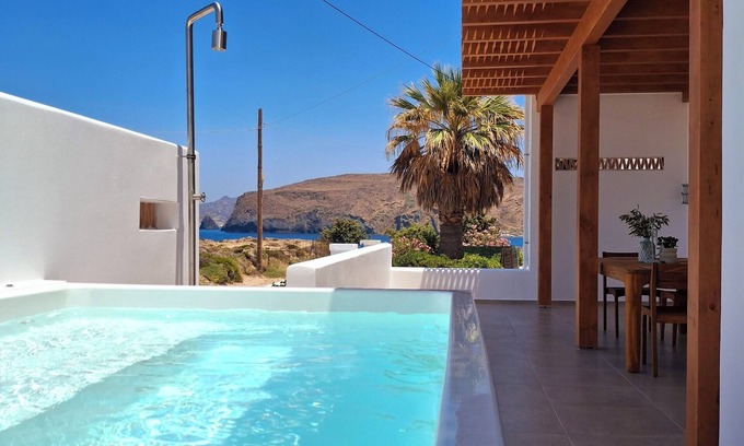 Pachena Apartment | Famly Apartment with Sea View & Plunge Pool (Ground Floor)