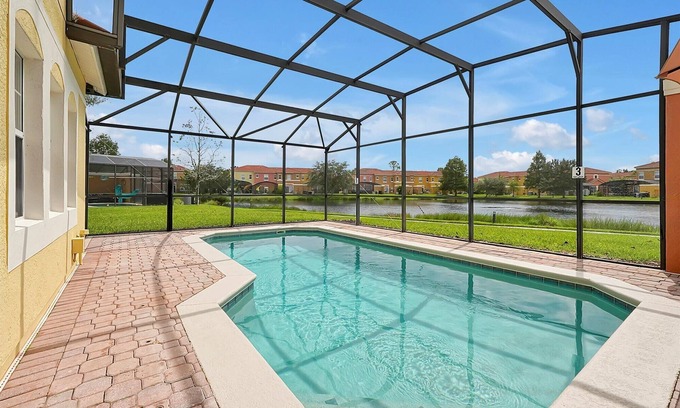 Kissimmee House | Fancy Lakefront 4BR Near Disney w/themed bedrooms