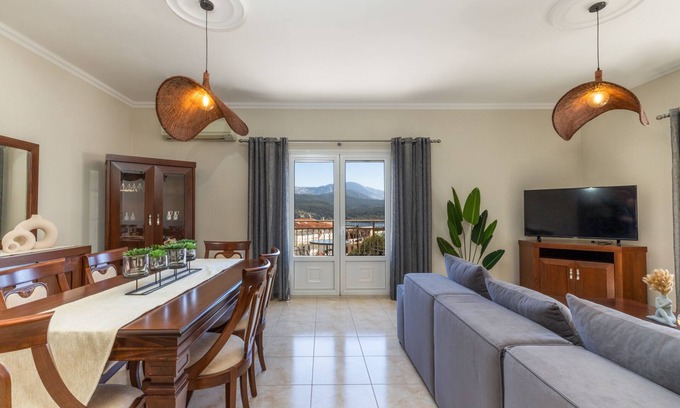 Kefalonia Apartment | Fanis Elegant Argostoli apartment great view