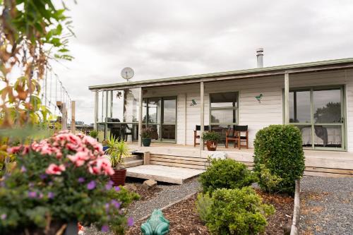 Whatawhata House | Fantail Cottage