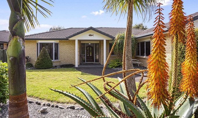 Bowentown House | Fantails Roost - Bowentown Holiday Home