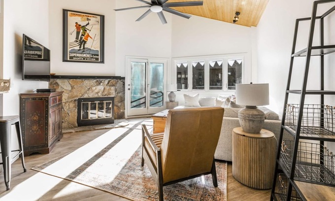 Deer Valley Condo | Fantastic 2 bed steps from Deer Valley Skiing.