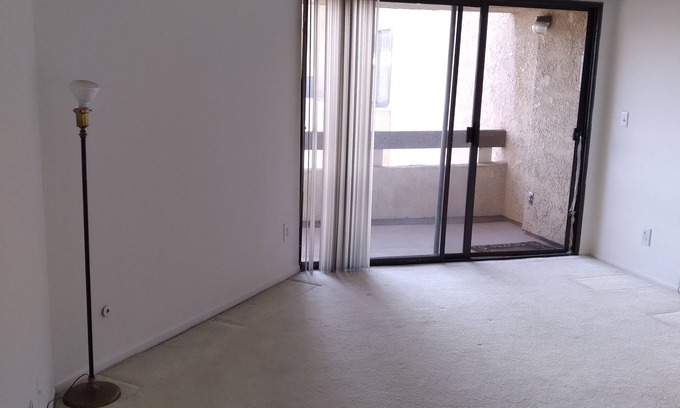 Encino Condo | Fantastic 2-bedroom condo with AC in Encino