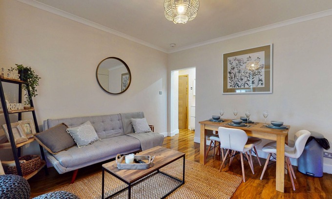 North Kensington Apartment | Fantastic 2 bedroom flat near to Notting Hill