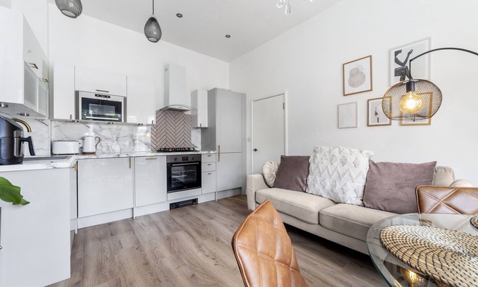 Gipsy Hill Apartment | Fantastic 2BR Flat W/garden, West Norwood