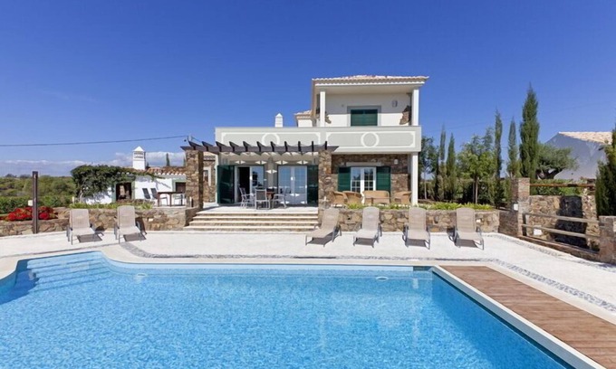 Vila Nova De Cacela Villa | Fantastic 5 bedroom property with pool in Vila Nova de Cacela