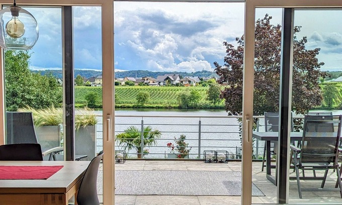 Piesport Apartment | Fantastic apartment directly on the Moselle, ground floor, large terrace, parking lot at the house.