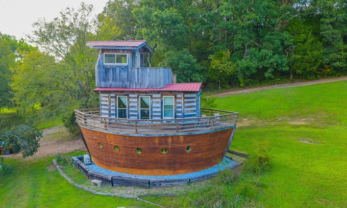 Springfield Boat Rental | Fantastic Ark minutes away from Nashville