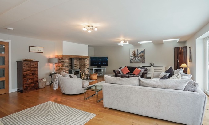 Halstead House | Fantastic detached house with countryside views.