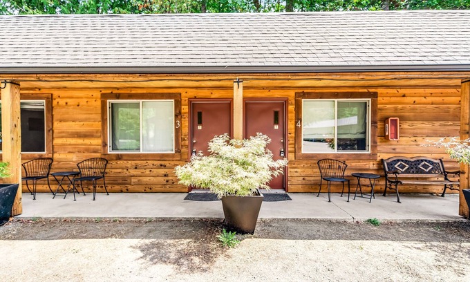 Quilcene Cabin | Fantastic dog-friendly retreat with 8 suites, fast WiFi & lush grounds