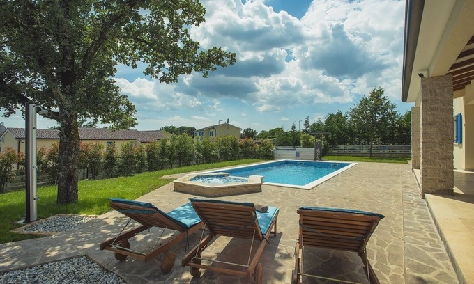 Muzini House | Fantastic finca with large pool, outdoor sauna