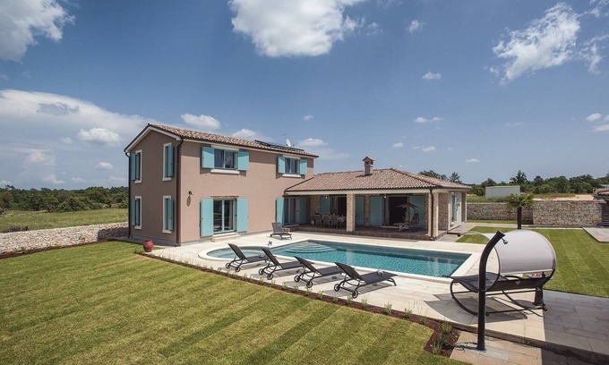 Jursici House | Fantastic finca with private pool,table tennis, table soccer