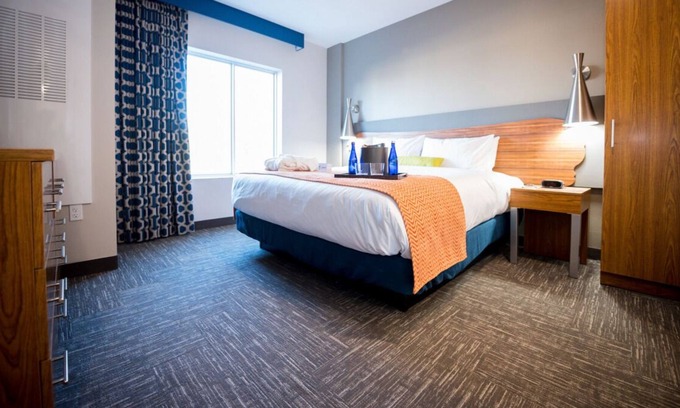 Circleville Resort | Fantastic Getaway for your Family! 3 Large Accommodations w/ Free Parking! Pools
