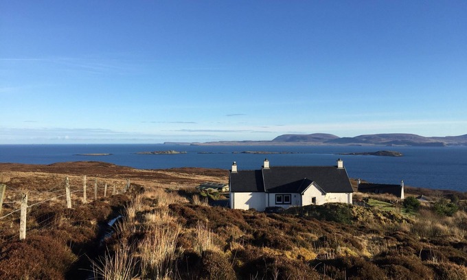 Waternish Cottage | Fantastic Holiday Cottage on the stunning Waternish Peninsula - Fab Sea Views