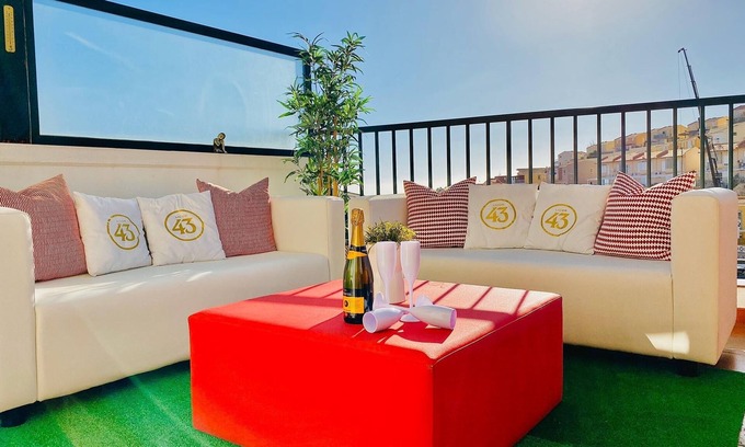 Patalavaca Villa | Fantastic Holiday Villa,Private Swimming Pool,Hot Tub Jacuzzi,BBQ,WIFI,Sleeps x8