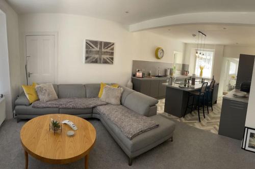 Falkirk Villa | Fantastic home in Brightons, Falkirk.