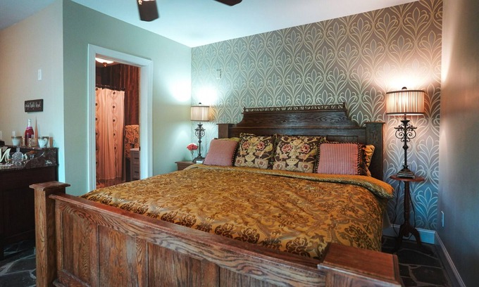 Springfield Apartment | Fantastic Kelly’s Jubilee suite