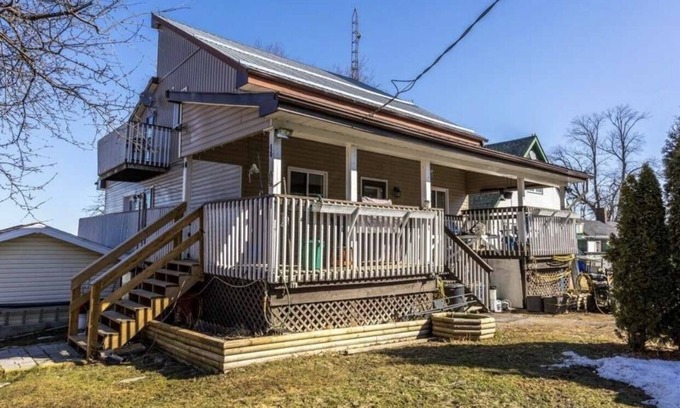 Scugog Cottage | Fantastic Lake Views and Gorgeous Sunsets All year round