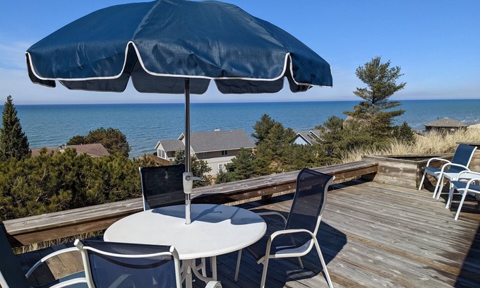 Montague Cottage | Fantastic lake view with access to beautiful expansive beaches