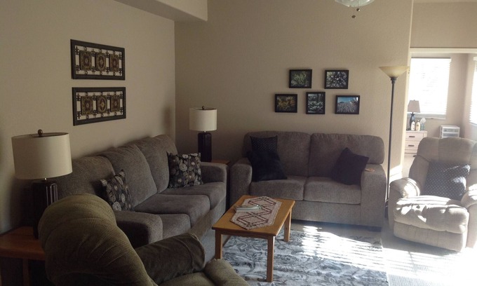 Central Scottsdale Condo | Fantastic Location, Family Friendly, Great Golfing