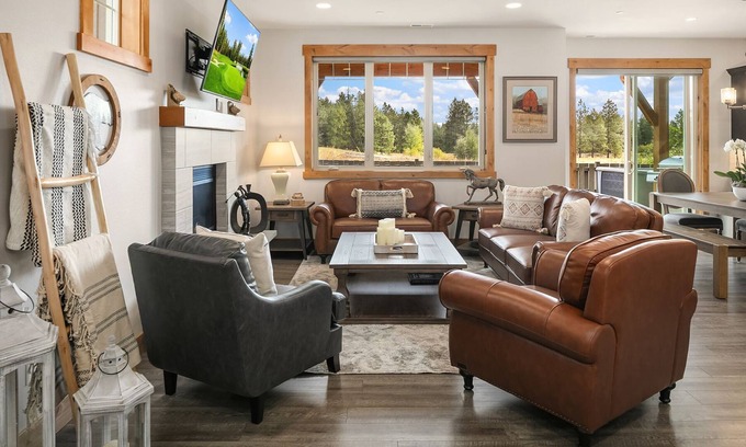 Cle Elum House | Fantastic location on the driving range! Four Masters*Hot Tub*Walk to the Spa