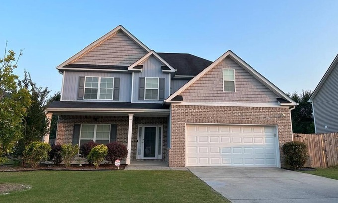 Locust Grove House | Fantastic Locust Grove 5bd/3bath Private Family Home