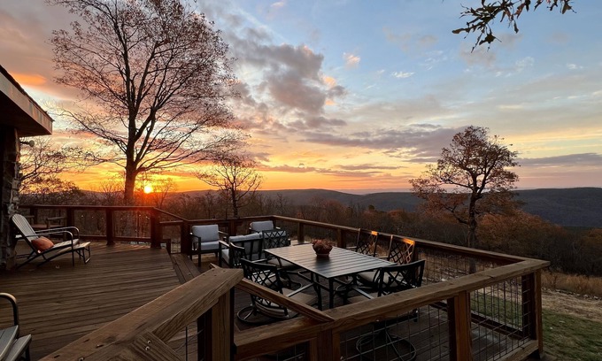 Smithville Cabin | Fantastic mountain views, game room, 16 acres, high speed Internet and privacy.