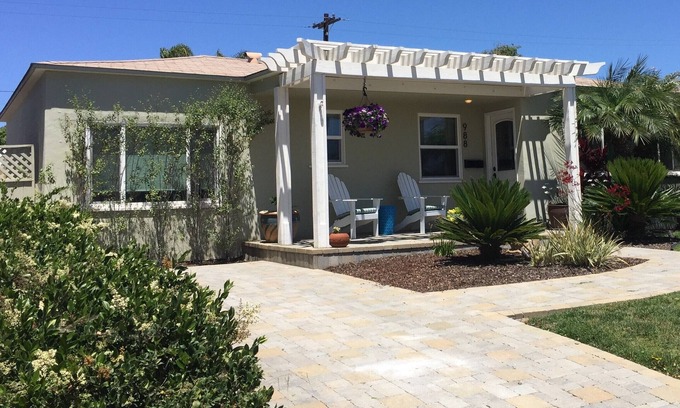 La Jolla Mesa House | Fantastic North Pacific Beach Cottage LAST MINUTE DEALS AVAILABLE!